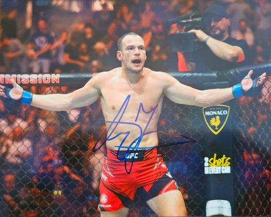 Uros Medic Autographed Signed 8x10