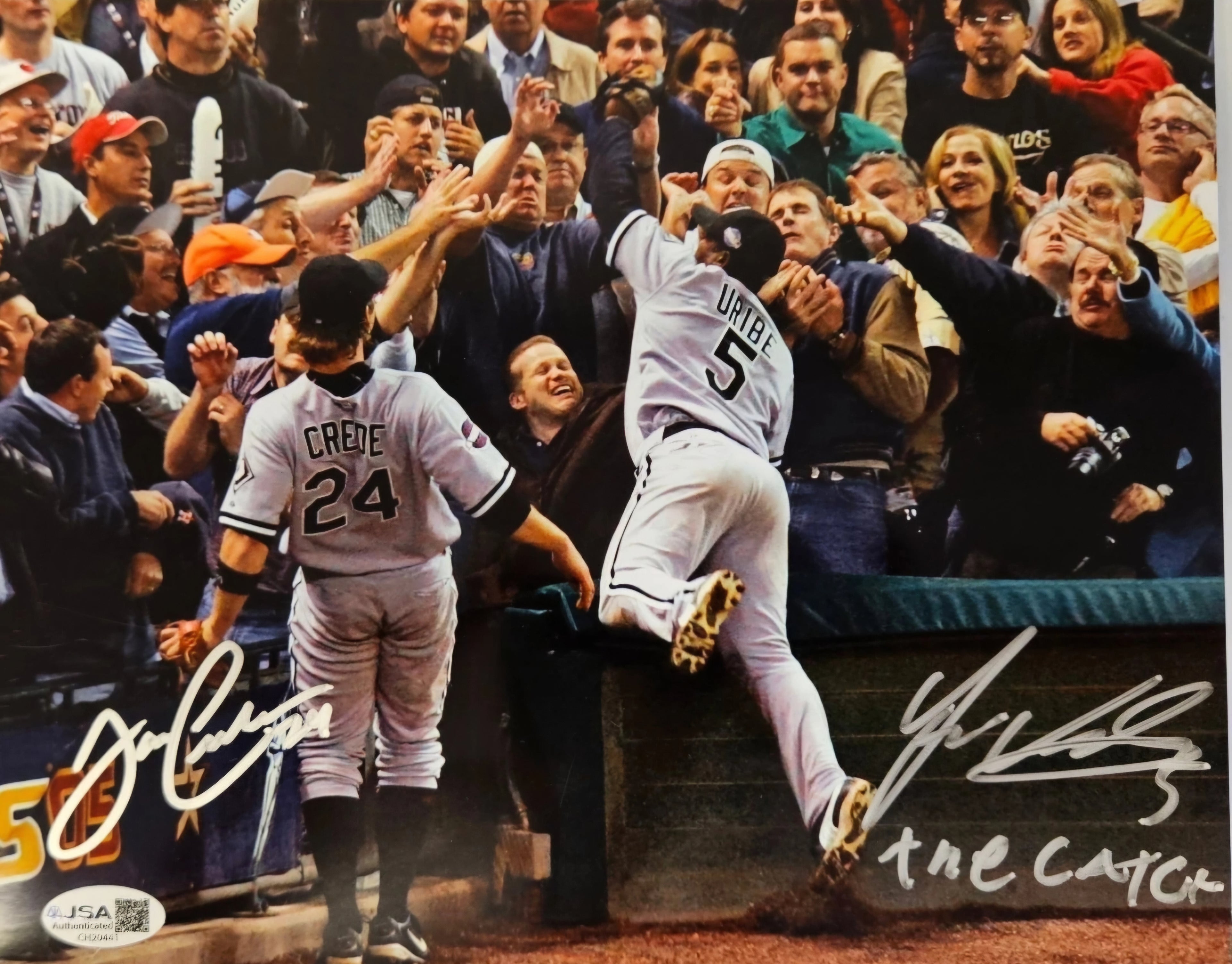 Juan Uribe & Joe Crede Autographed 8x10 Photo White Sox 05 WS "THE CATCH" JSA