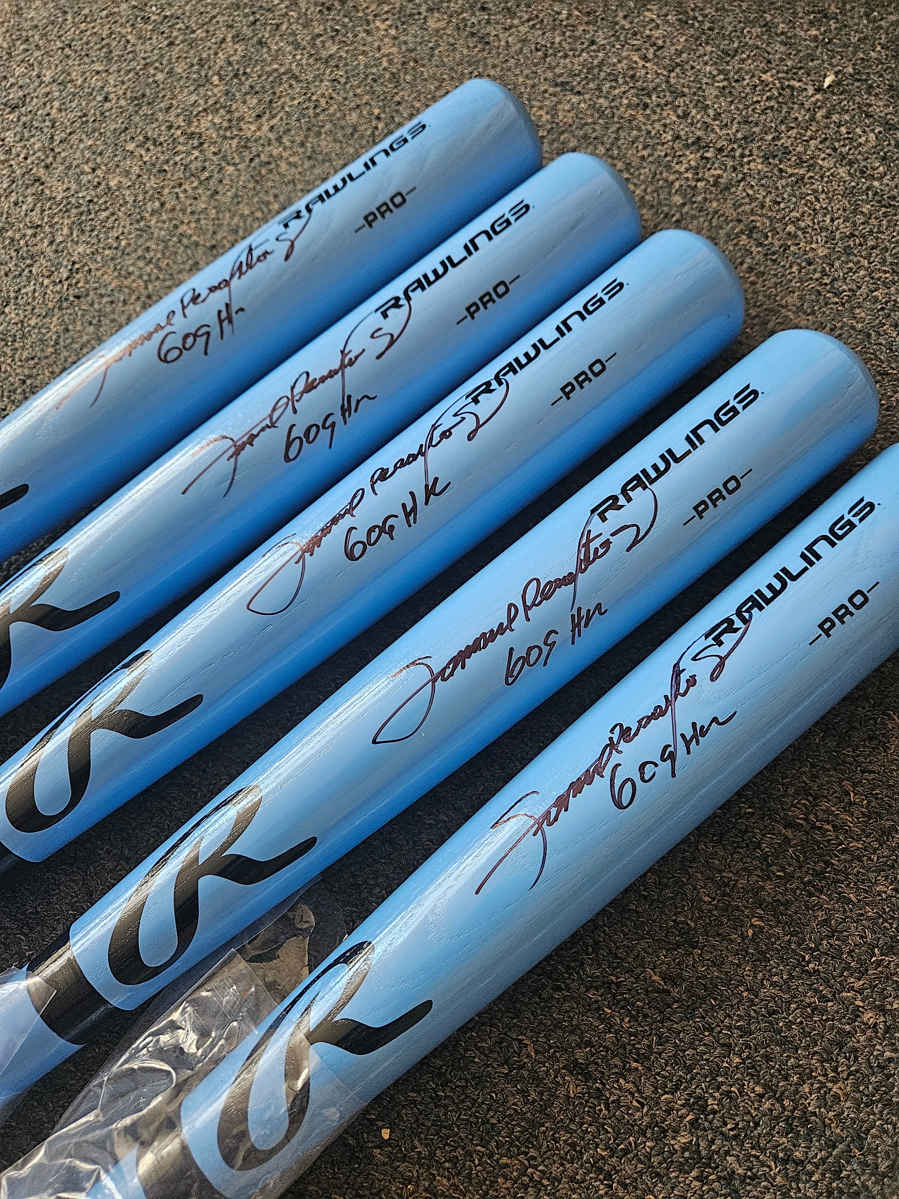 Sammy Sosa Full Name Rawlings Blue (1) Bat "609 HR" JSA WITNESS
