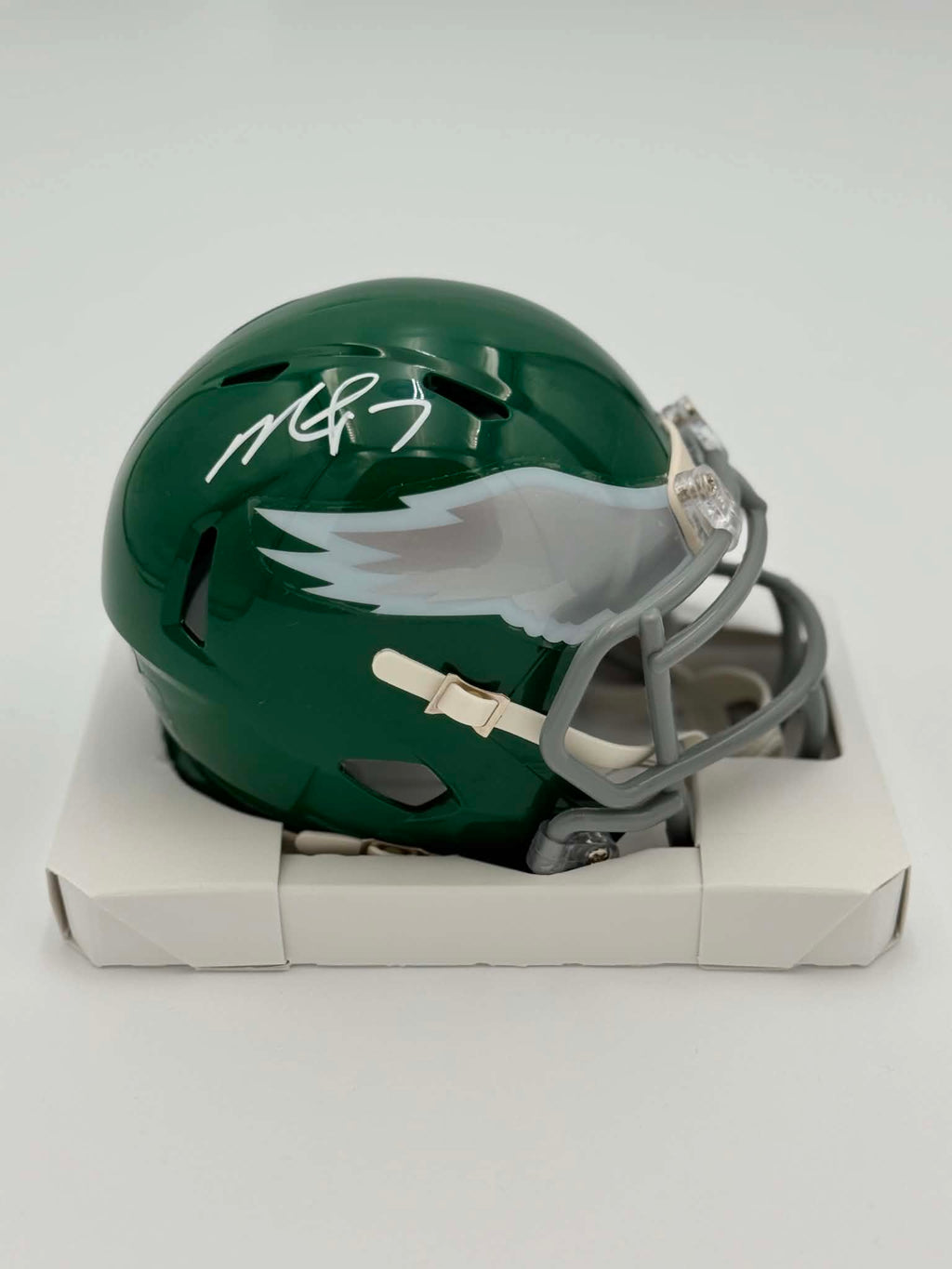 Philadelphia Eagles Michael Vick Autographed Throwbac Mini Helmet BECKETT