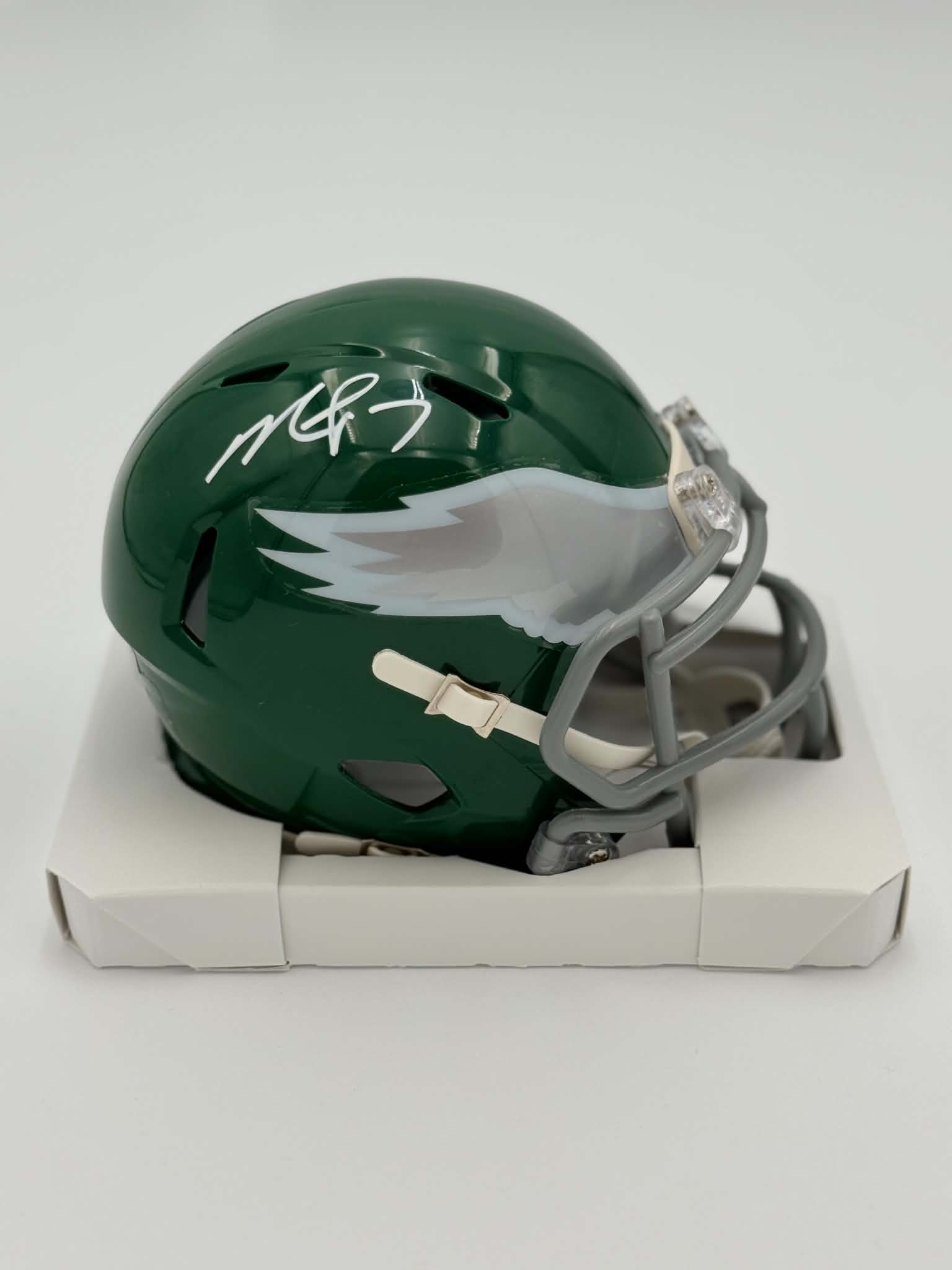 Philadelphia Eagles Michael Vick Autographed Throwbac Mini Helmet BECKETT