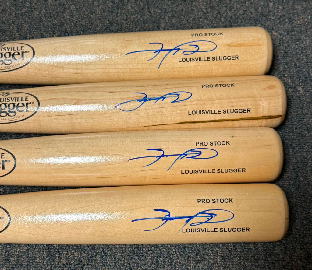 SAMMY SOSA SIGNED AUTO ASH LOUISVILLE (1) BAT BECKETT BAS AUTOGRAPHED